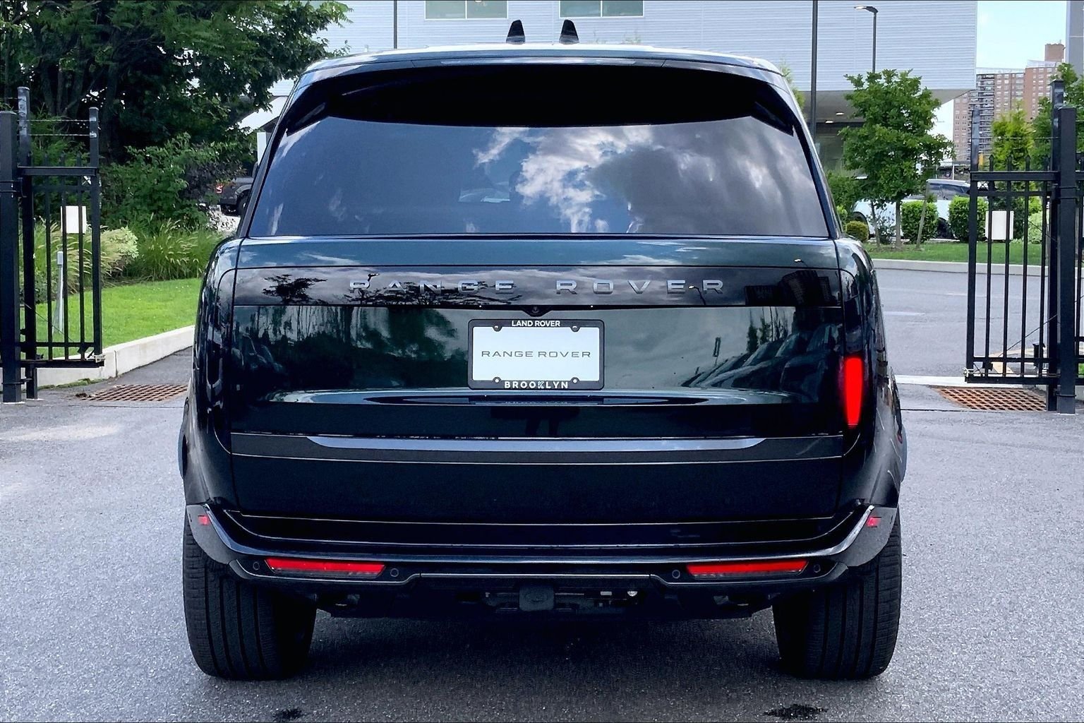New 2026 British Racing Green Land Rover SE image 4