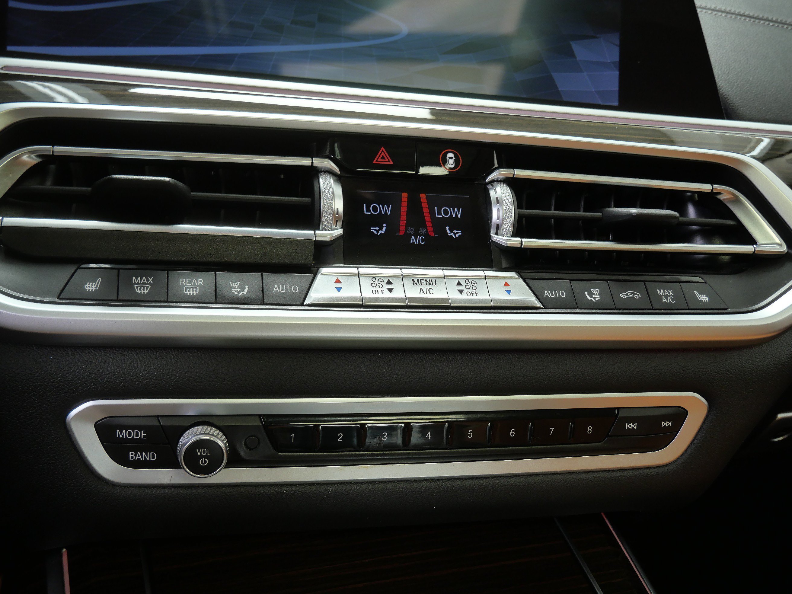Used 2019 Alpine White BMW xDrive40i image 22