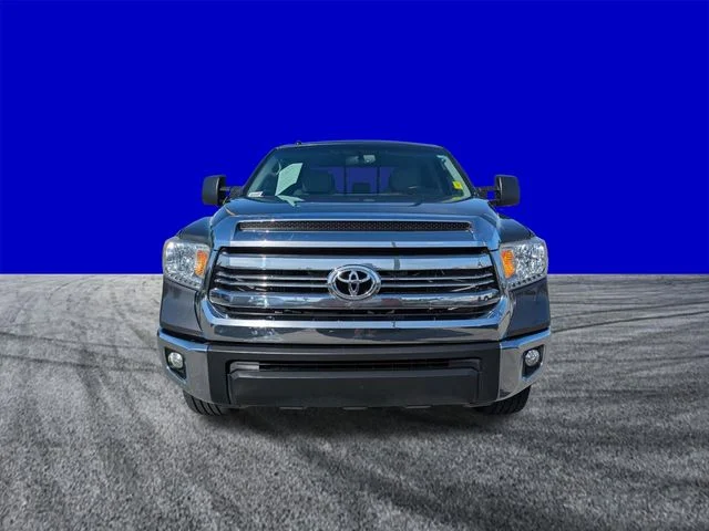 Used 2016 Gray Toyota SR5 image 9
