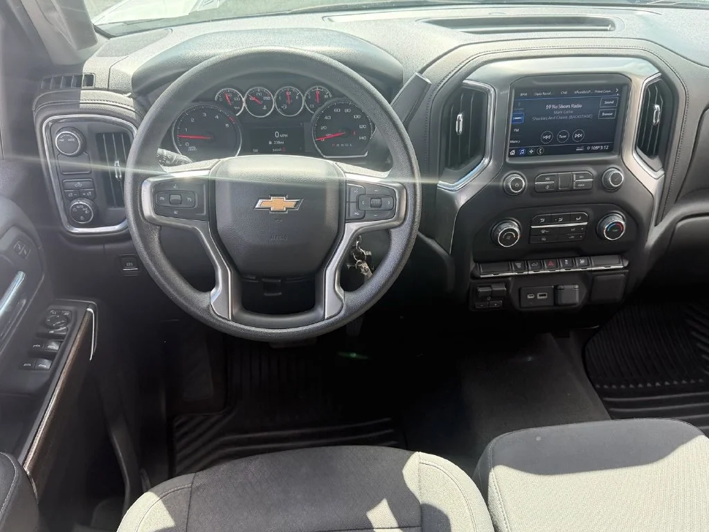 Used 2022 White Chevrolet LT image 12