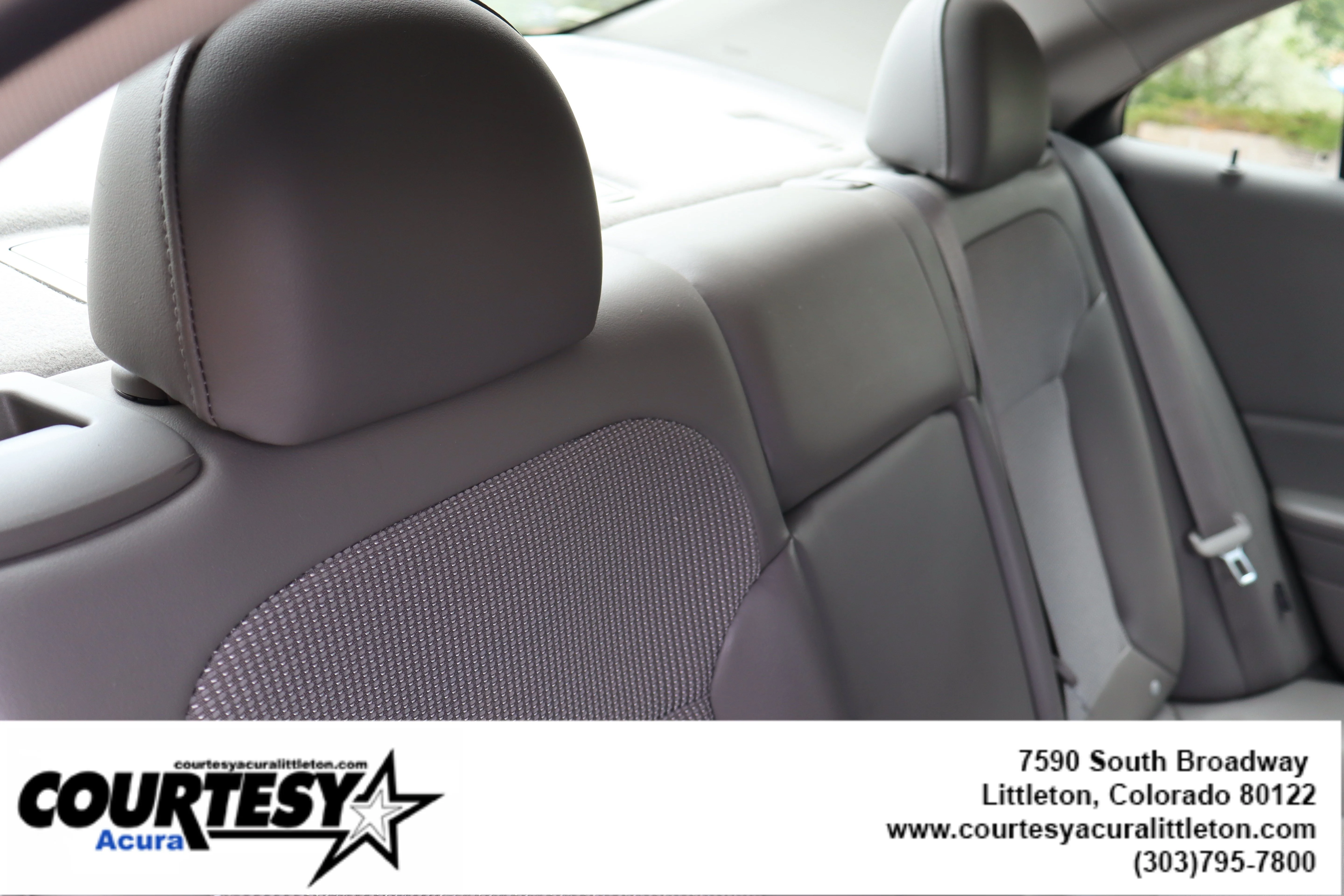 Used 2016 Silver Ice Metallic Chevrolet LT image 26