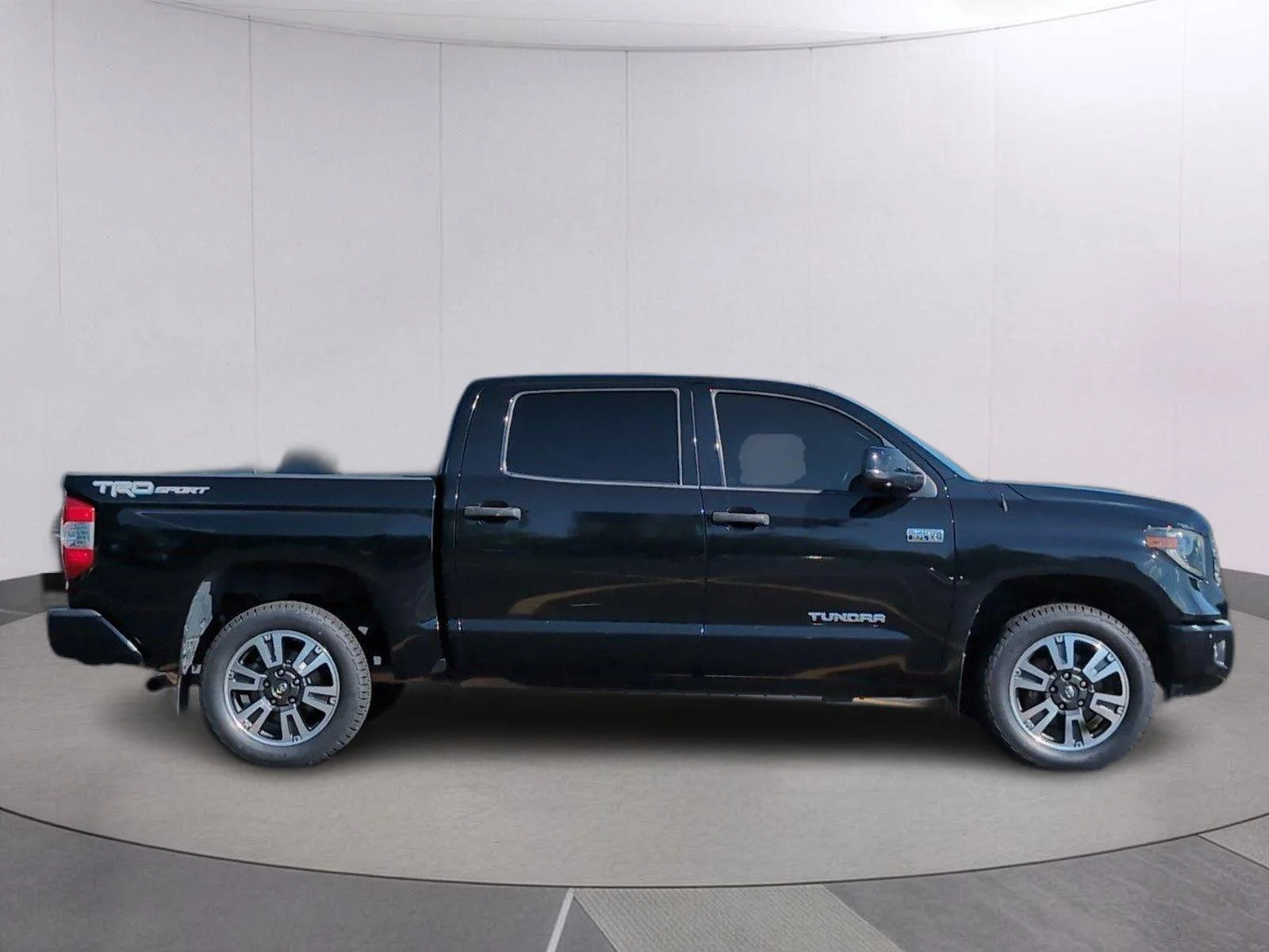 Used 2019 Midnight Black Metallic Toyota SR5 image 8