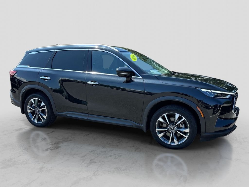 Certified Used 2023 Black INFINITI LUXE image 6