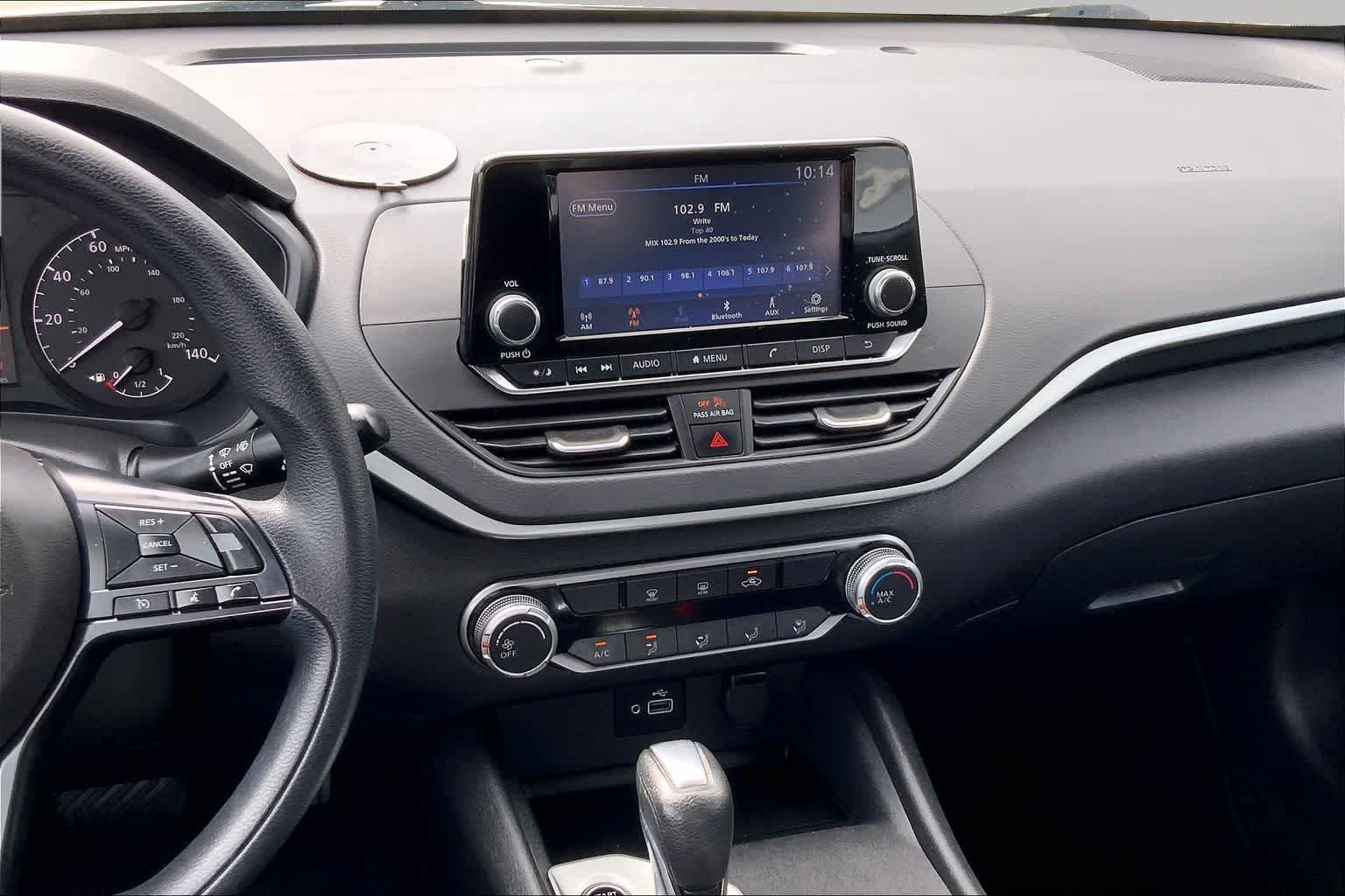 Used 2024 Glacier White Nissan 2.5 S image 7