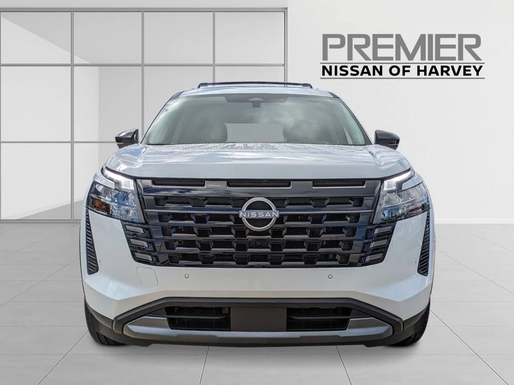 New 2026 Everest White Pearl TriCoat Nissan Platinum image 8