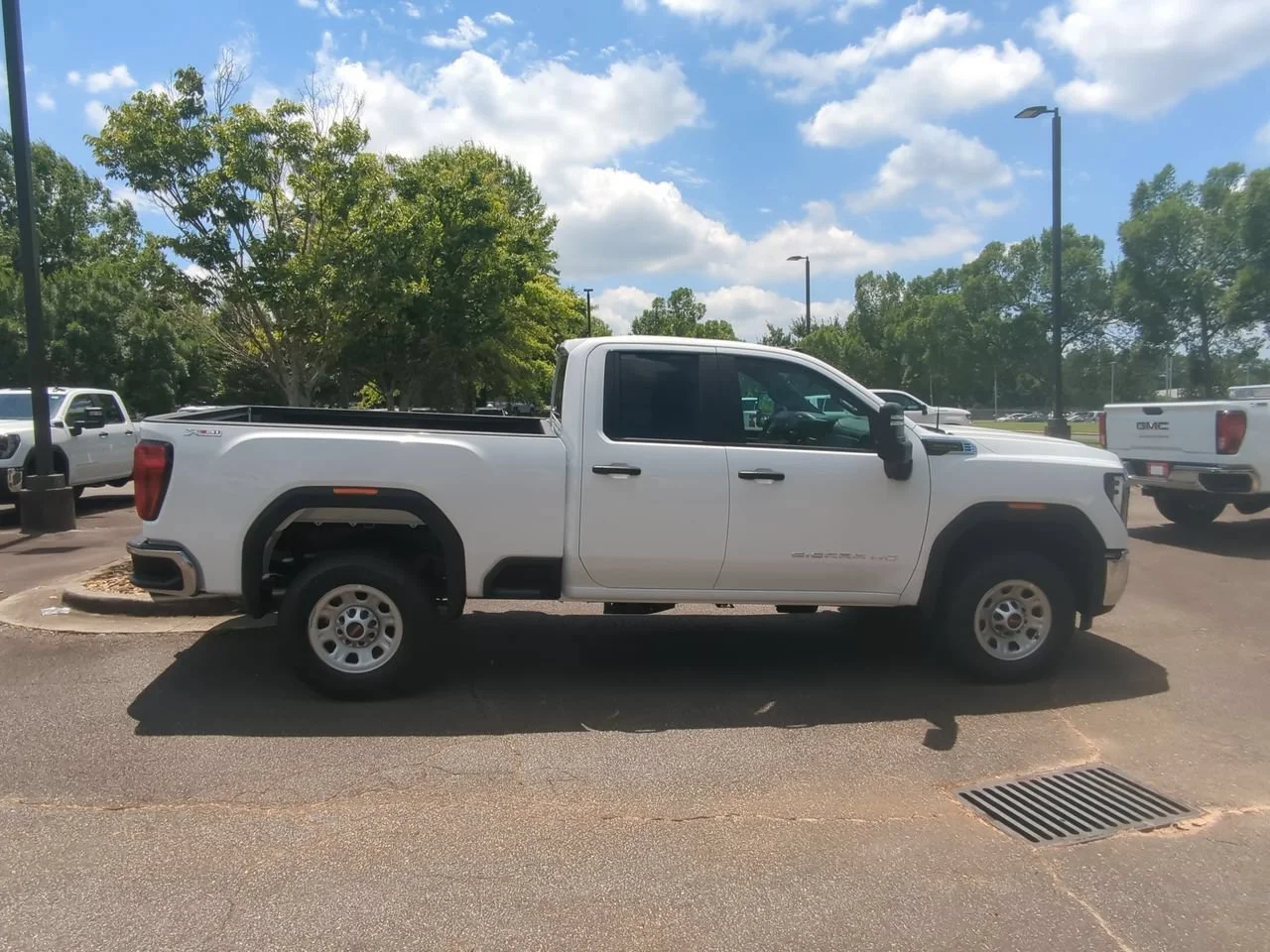 New 2026 Summit White GMC Pro image 9