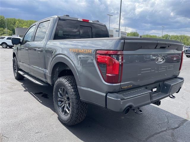 New 2026 Carbonized Gray Metallic Ford Tremor® image 38