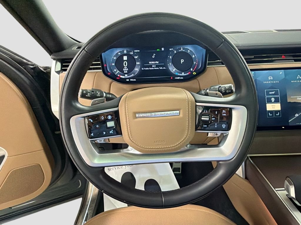 Used 2025 Green Land Rover SE image 12