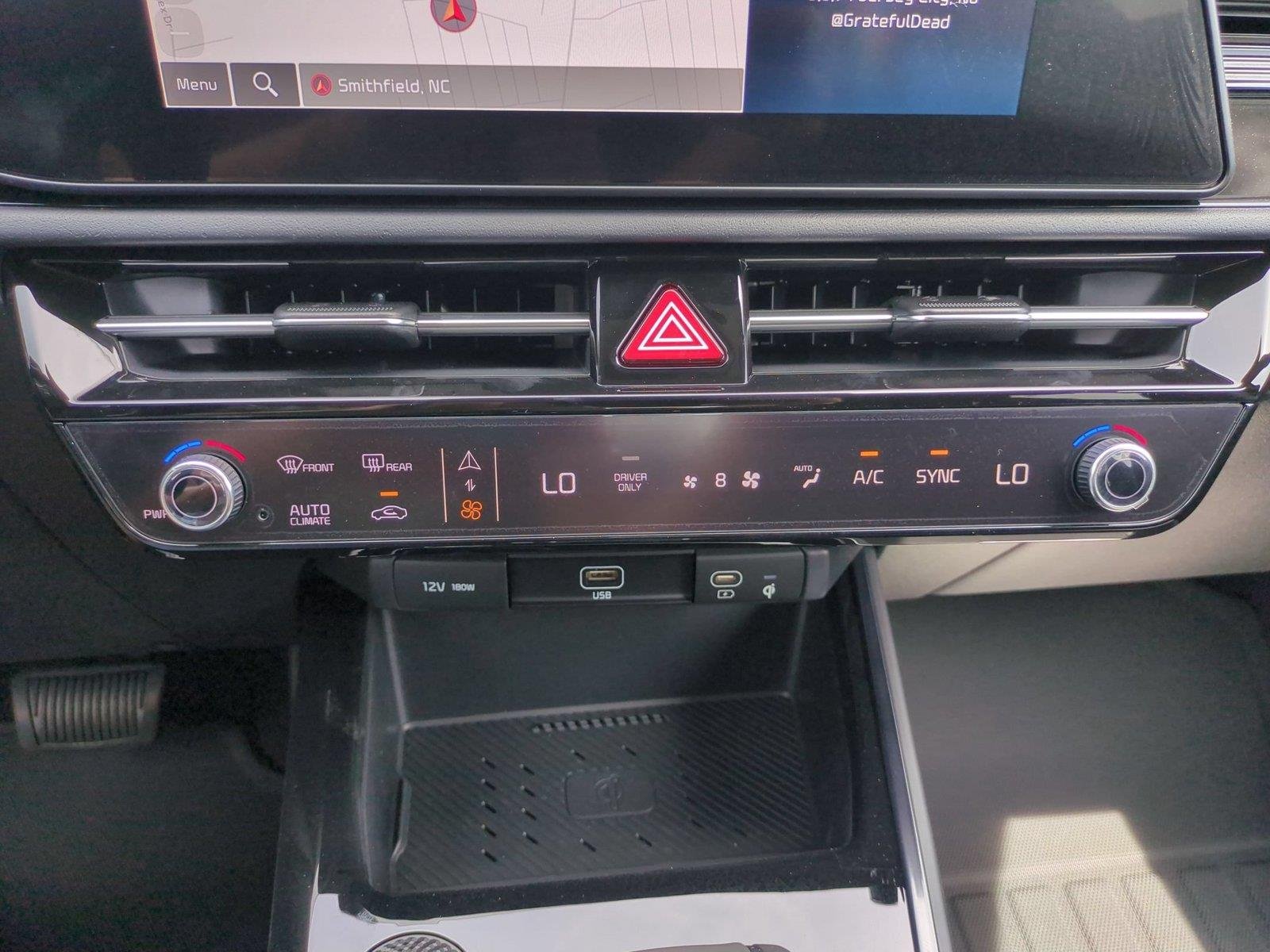 New 2026 Snow White Pearl Kia EX image 28