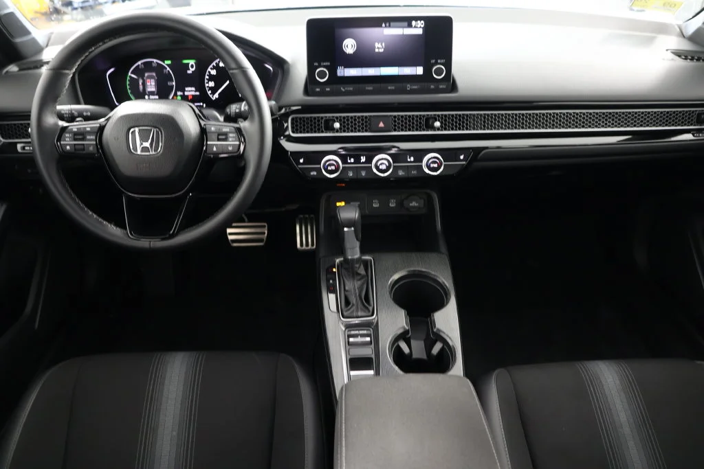 Used 2026  Honda Sport image 2