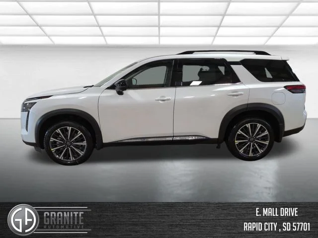 New 2026 Everest White Pearl TriCoat Nissan Platinum image 3