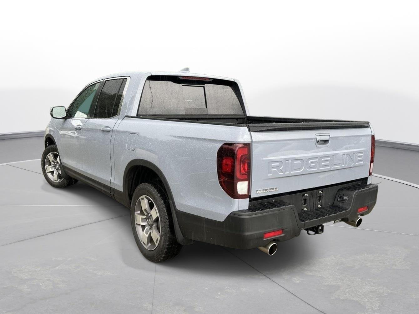 Used 2024 Sonic Gray Pearl Honda RTL image 8