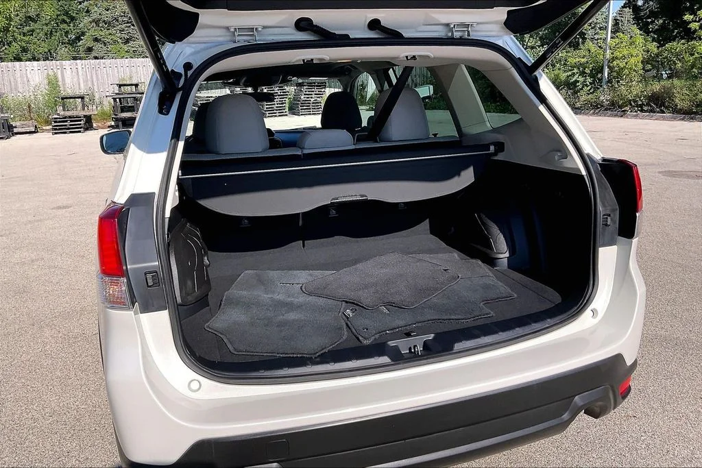 Used 2023 White Subaru Premium image 28
