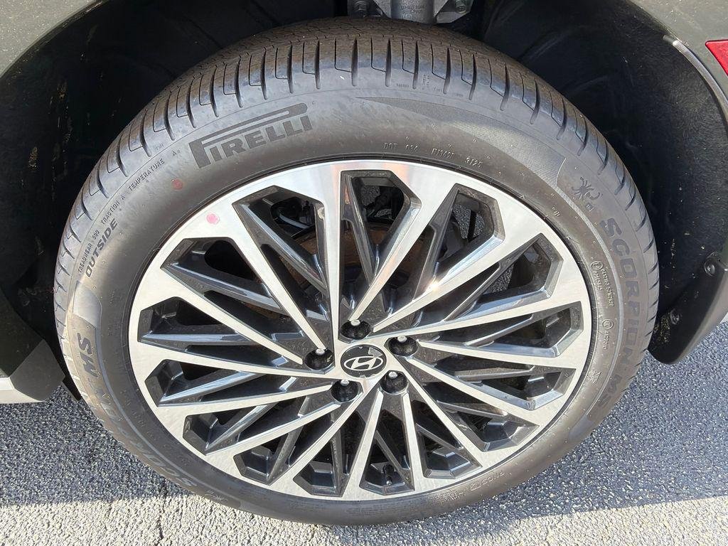 New 2026 Silver Hyundai Calligraphy FWD image 20