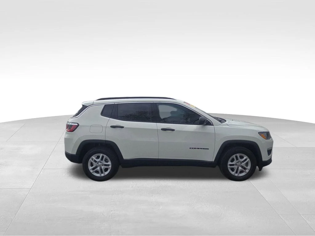 Used 2019 White Clearcoat Jeep Sport image 10