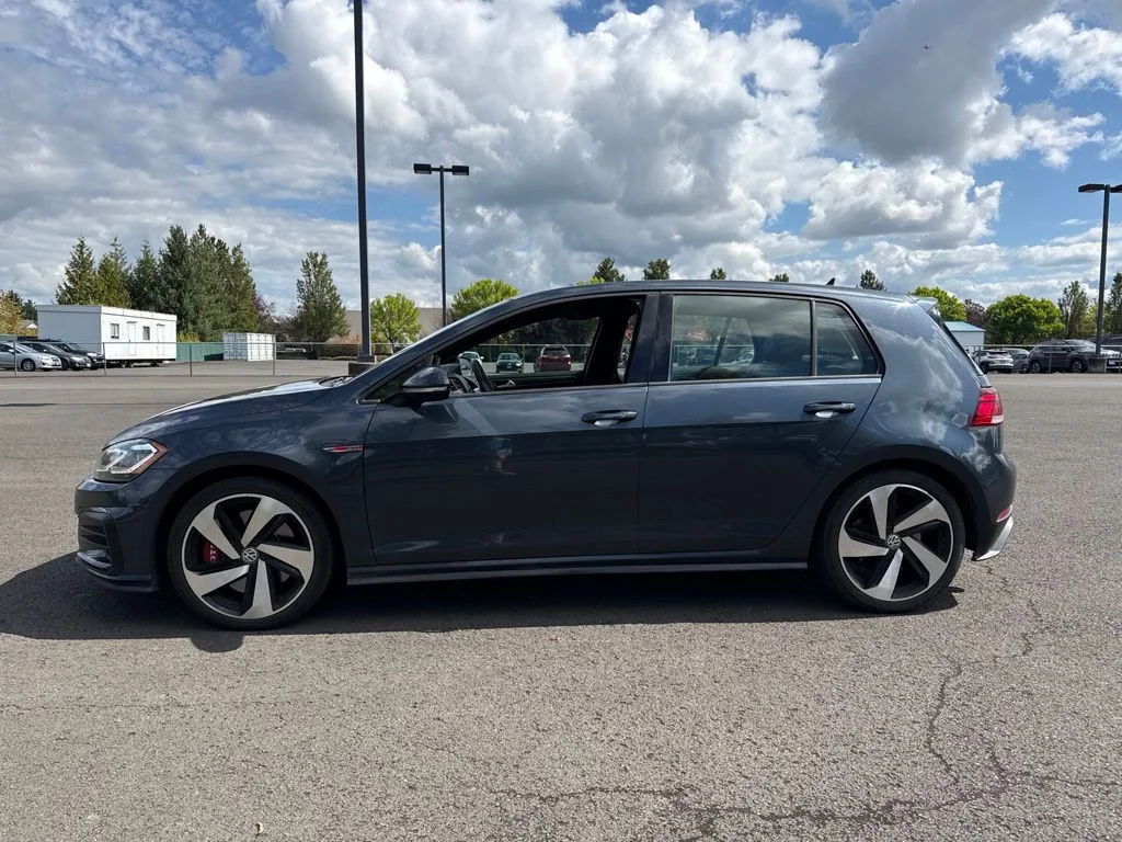 Used 2019 Night Blue Metallic Volkswagen 2.0T SE image 4