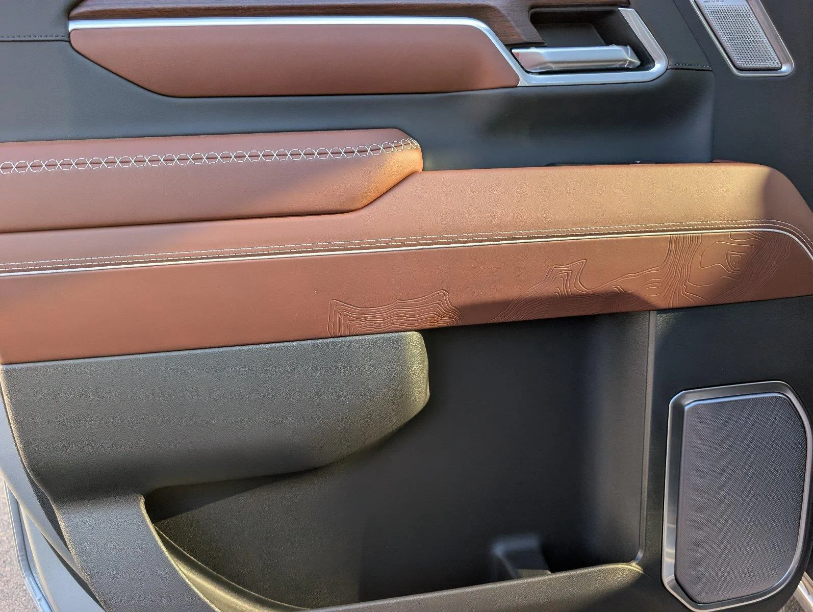 New 2026 Sterling Metallic GMC Denali Ultimate image 35
