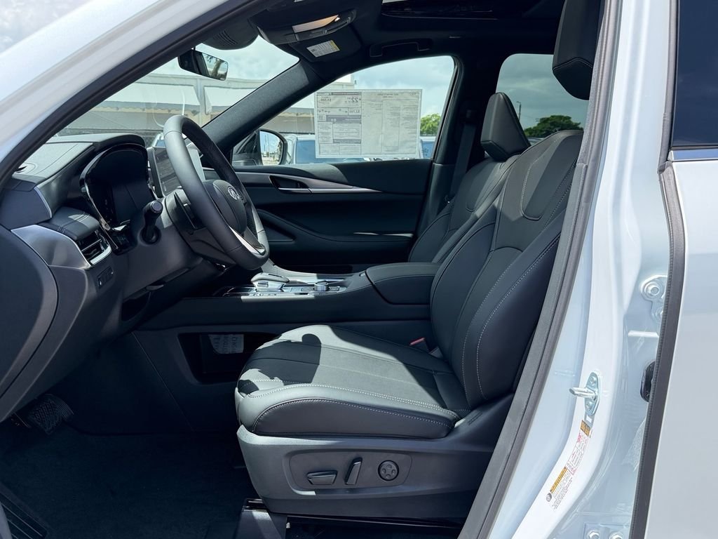 New 2027 RADIANT WHITE INFINITI Luxe AWD image 10
