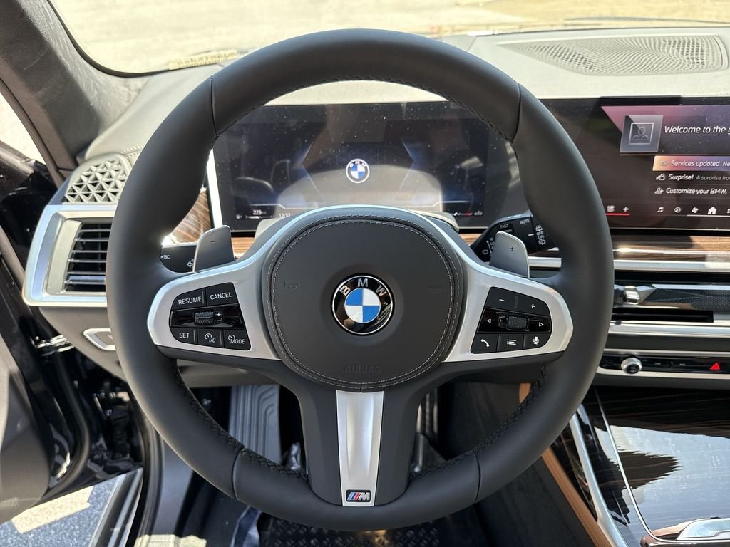 Used 2027 Black BMW xDrive40i image 14