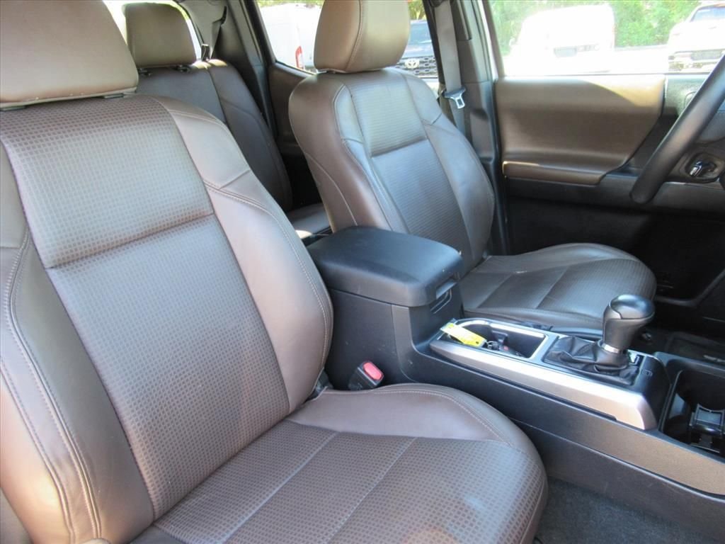 Used 2017 Silver Toyota Limited image 9