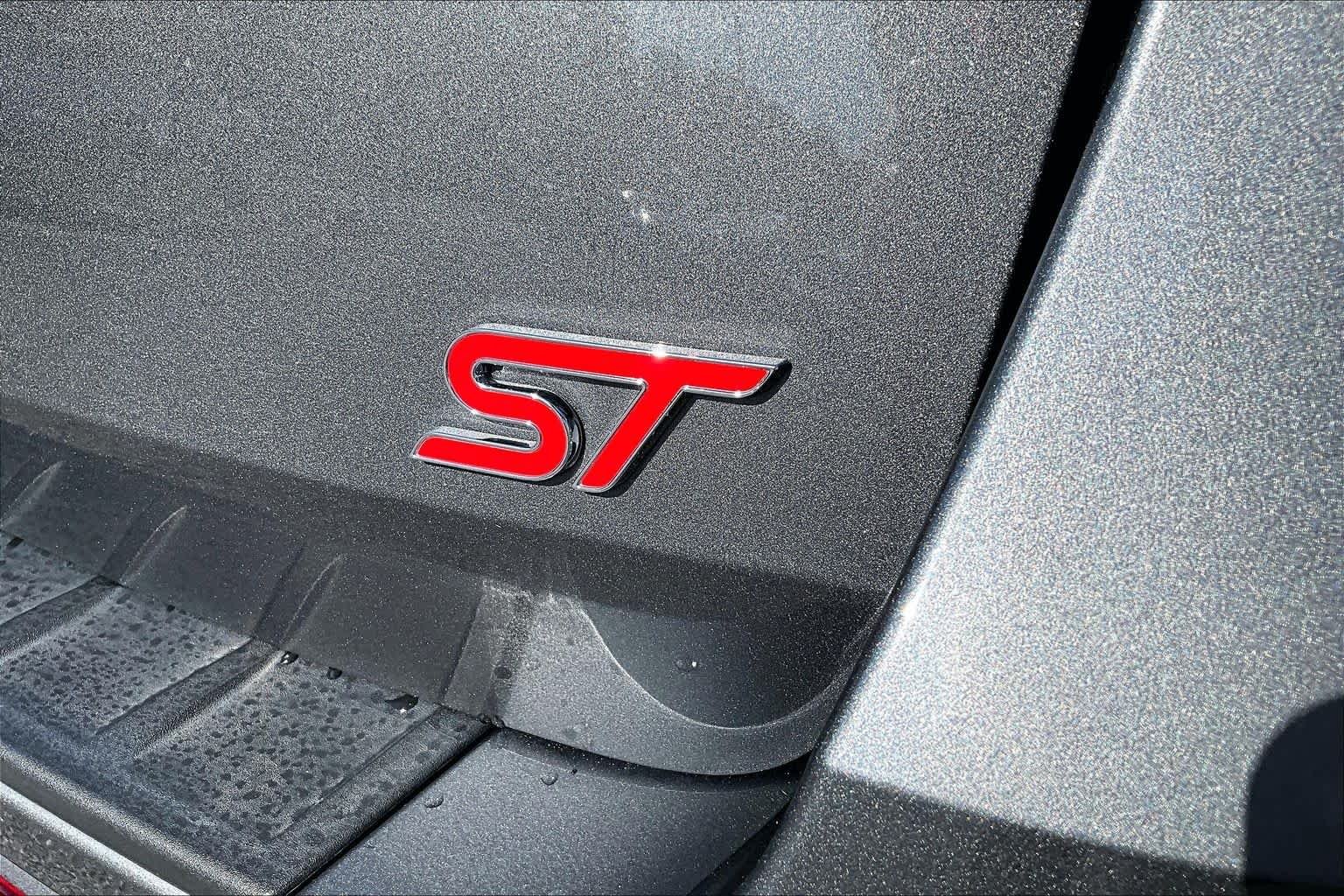 Used 2025 Carbonized Gray Metallic Ford ST image 10