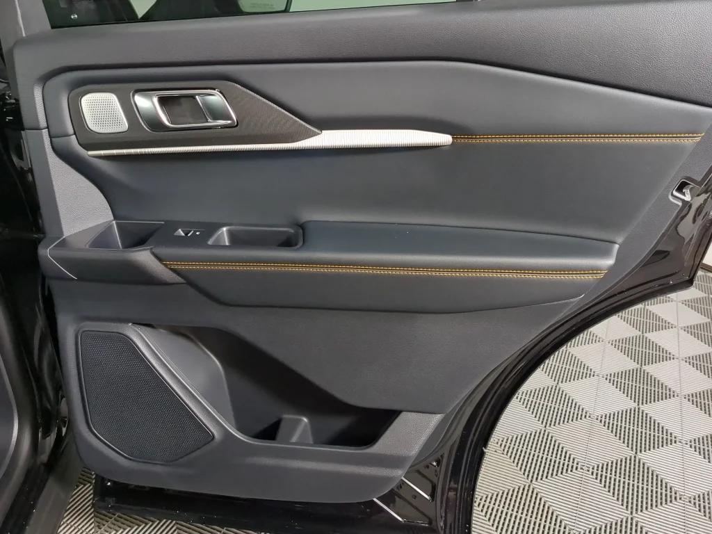 New 2026 Agate Black Metallic Ford Tremor® image 23