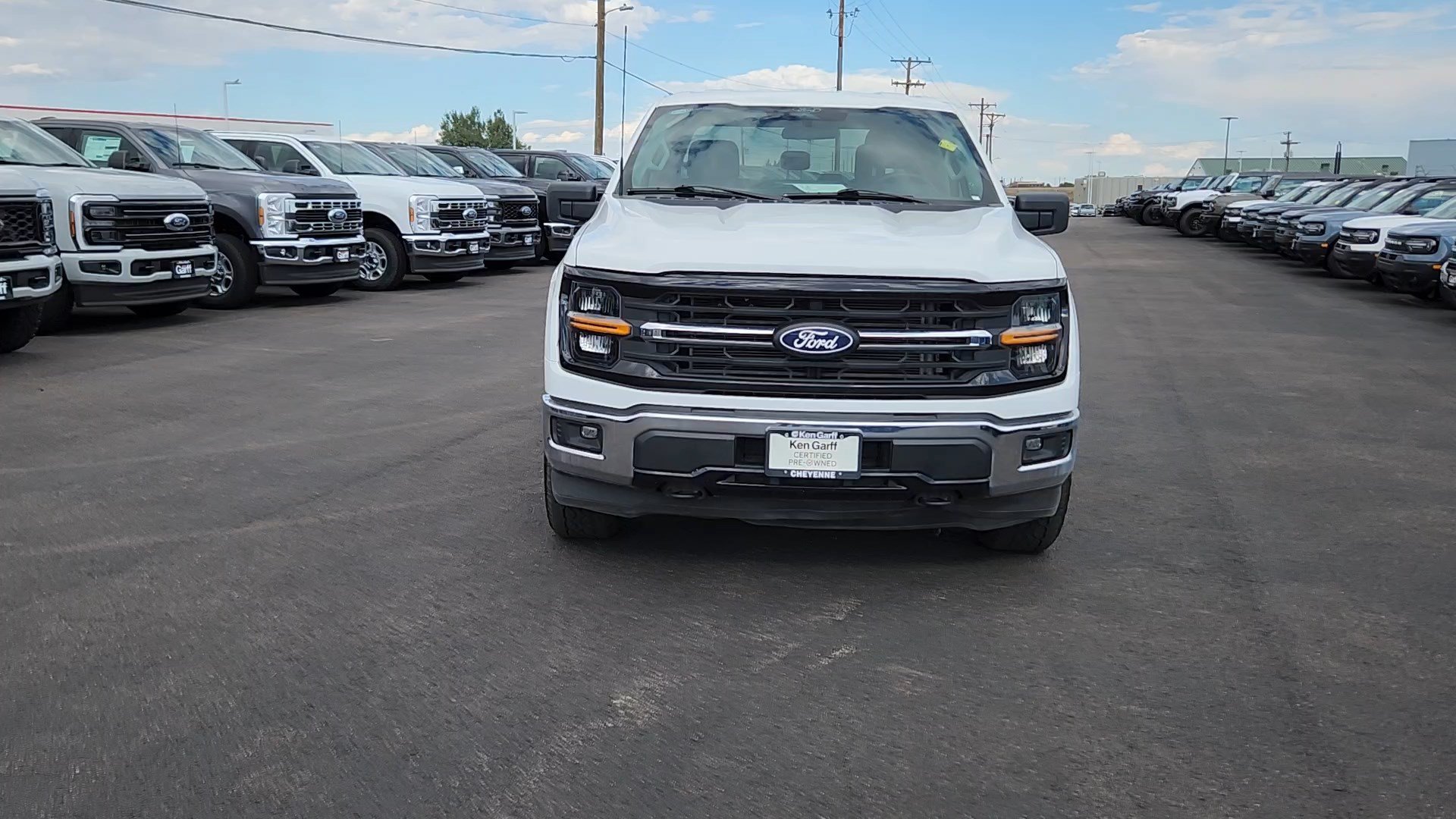 Used 2025 Oxford White Ford XLT image 4