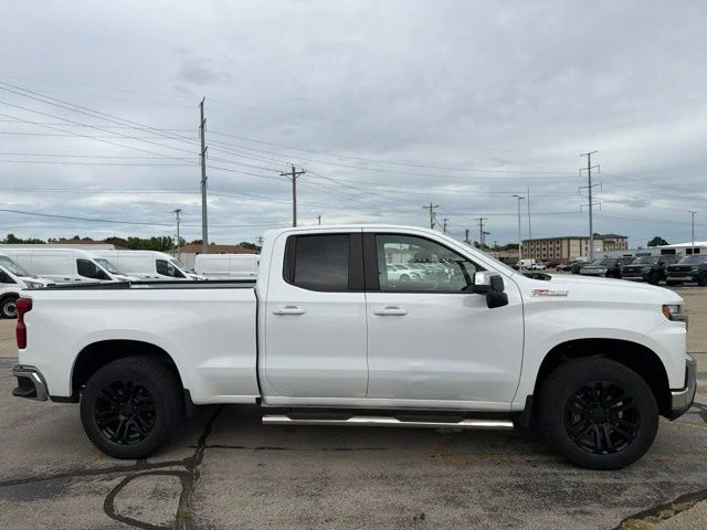 Used 2019 Summit White Chevrolet LT image 4