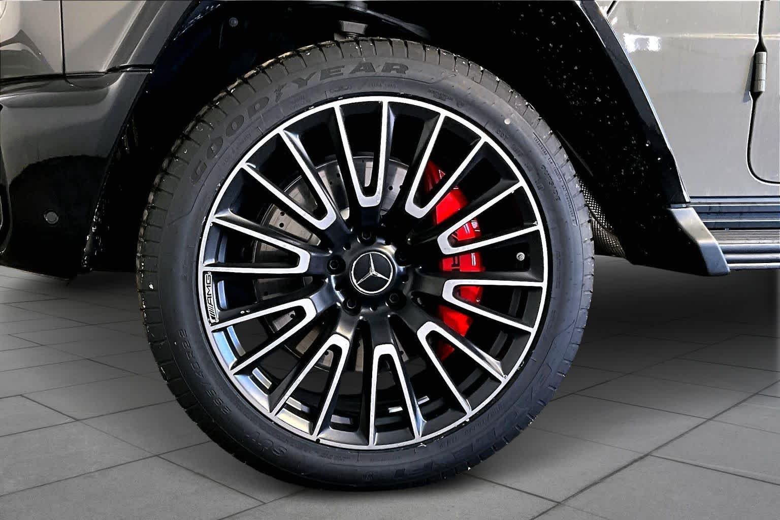 Certified Used 2026 MANUFAKTUR Arabian Grey Mercedes-Benz AMG® G 63 image 17