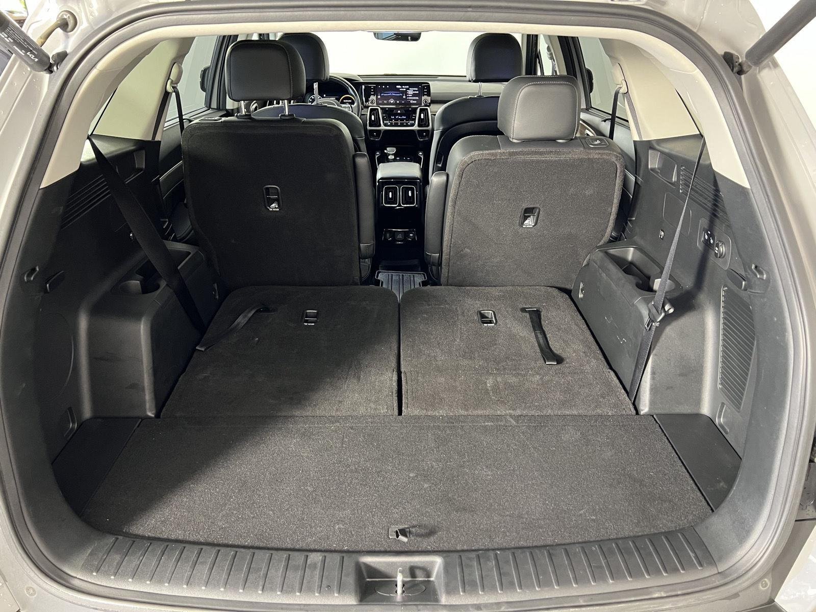 Used 2023 Wolf Gray Kia X-Line SX Prestige image 23