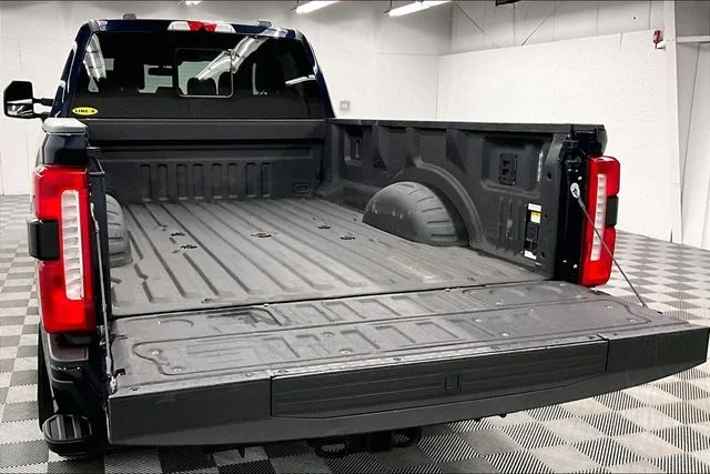Used 2024 Antimatter Blue Metallic Ford Lariat image 32