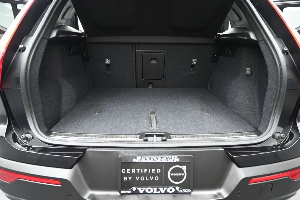 Certified Used 2025 Onyx Black Volvo Plus image 19
