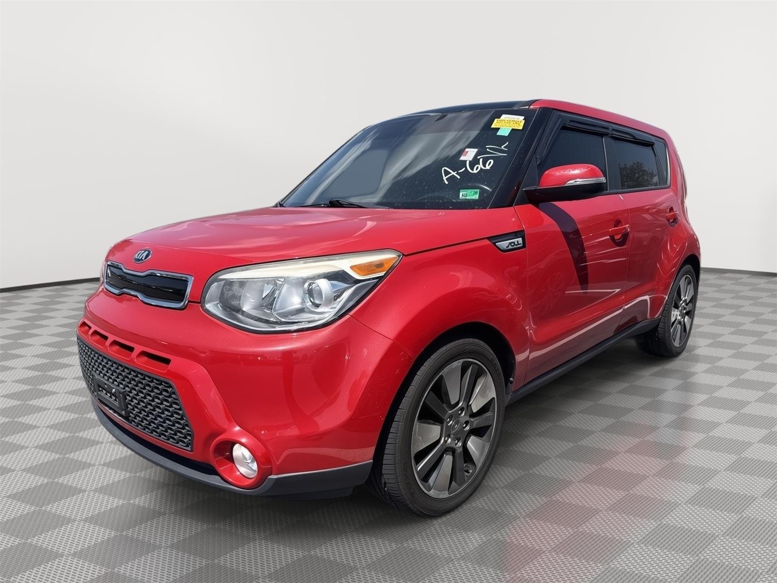 Used 2015 Inferno Red Kia ! image 4