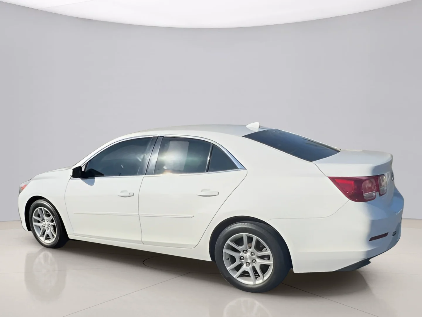 Used 2013 White Chevrolet LT image 6
