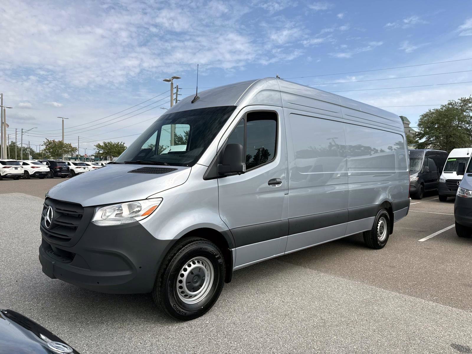 2026 Mercedes-Benz Sprinter 2500 170 WB High Roof's photo