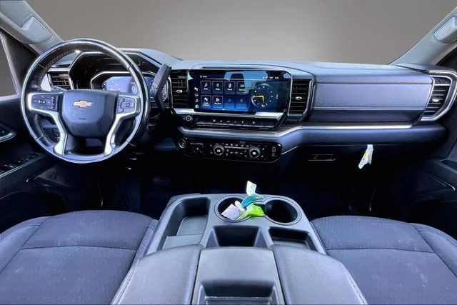 Used 2024 White Chevrolet LT image 8