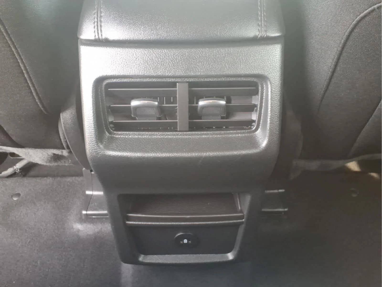 Used 2024 Stone Blue Ford SE image 30