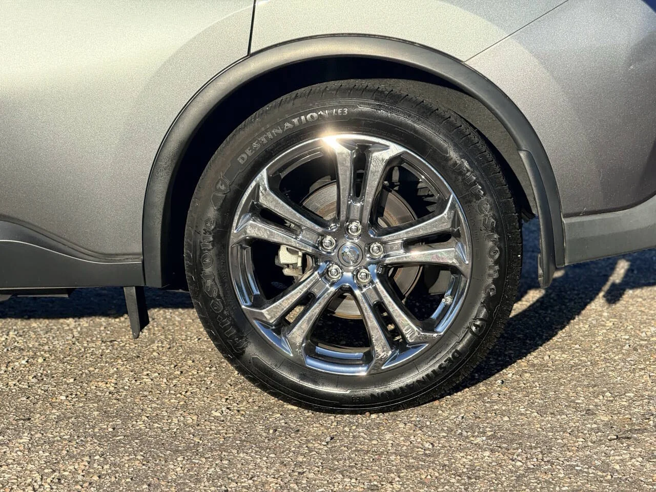 Used 2017 Gray Nissan Platinum 4dr SUV image 9