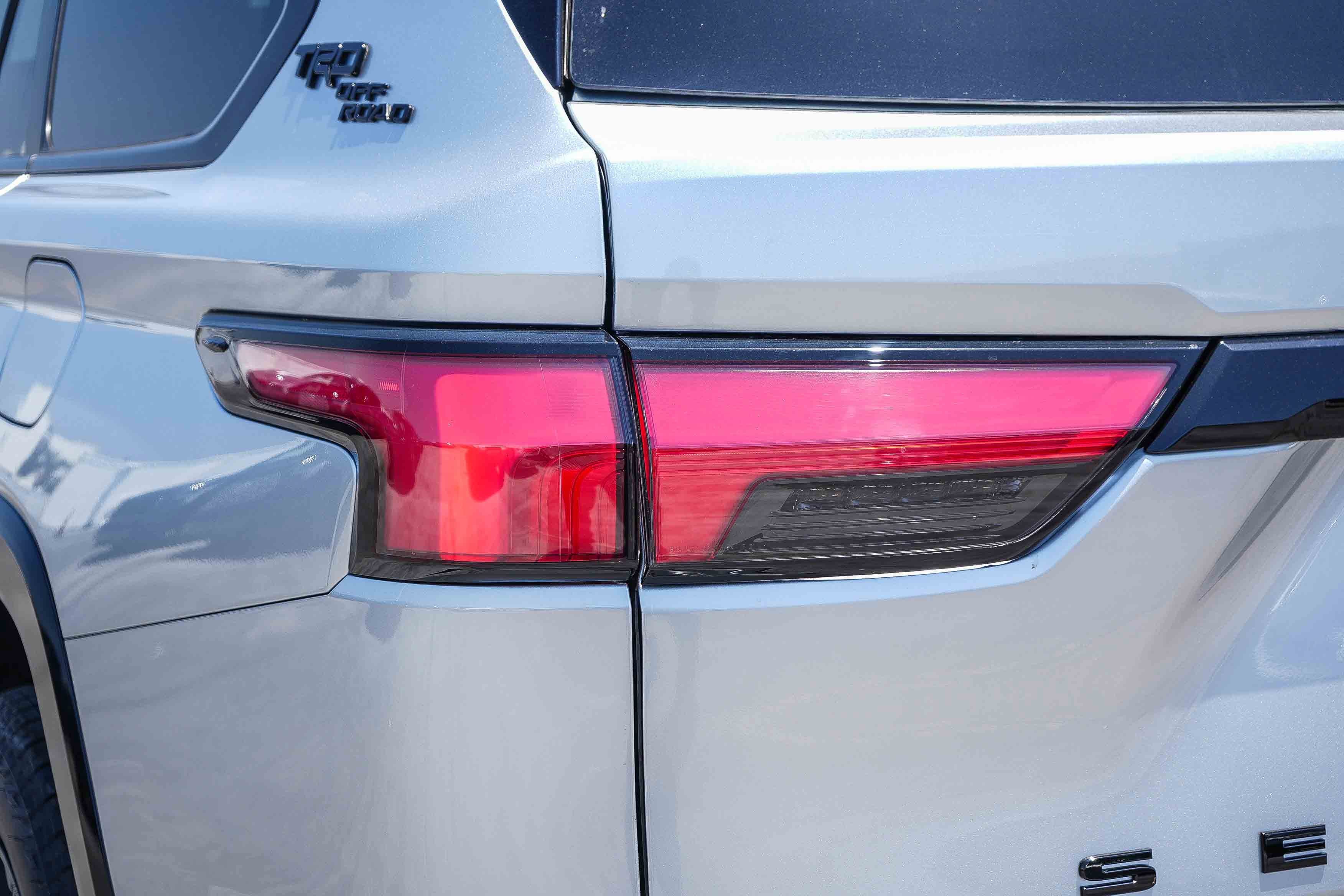 New 2026 Celestial Silver Metallic Toyota  Platinum image 9