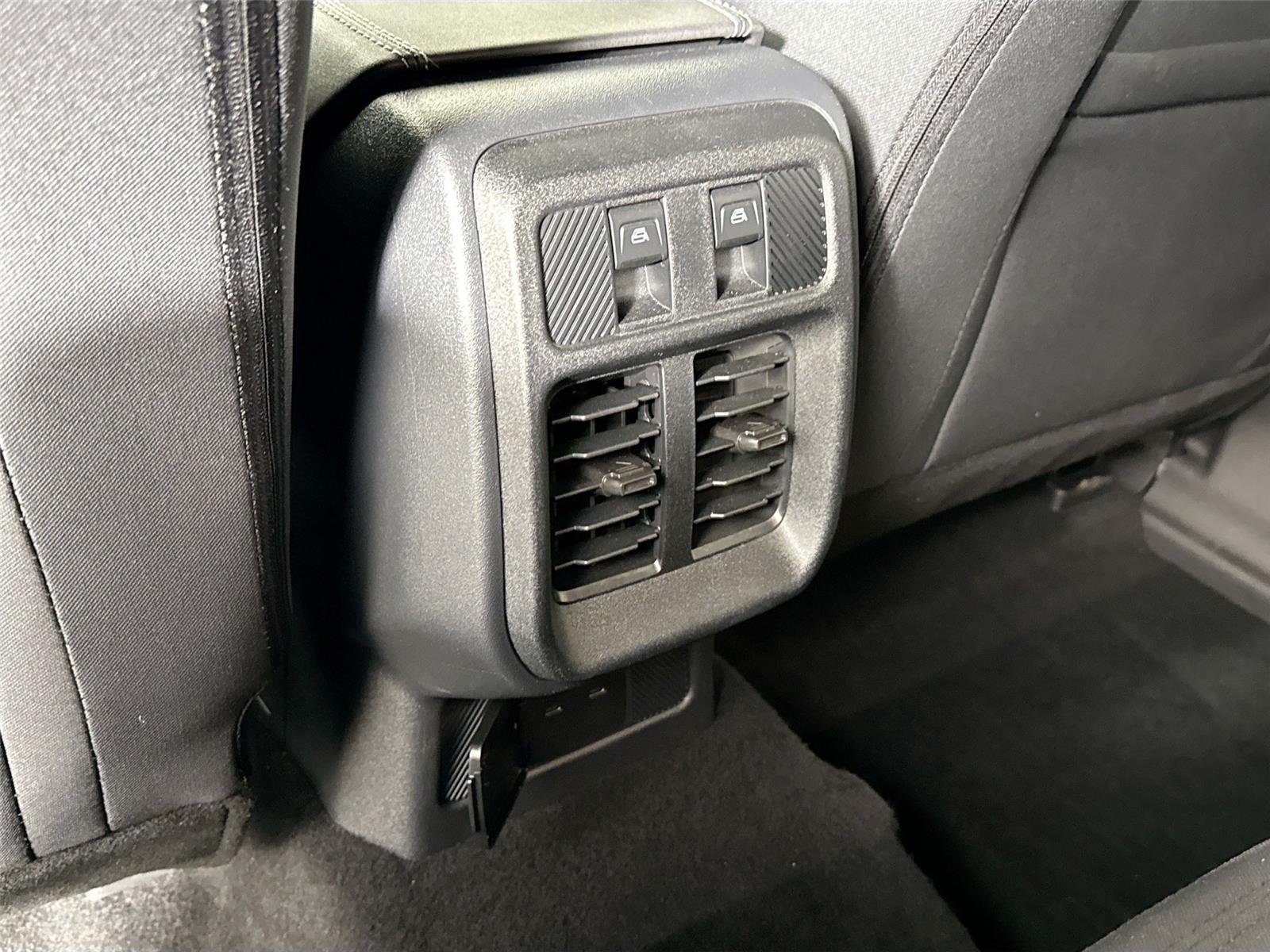 Used 2025 Oxford White Ford Base image 31