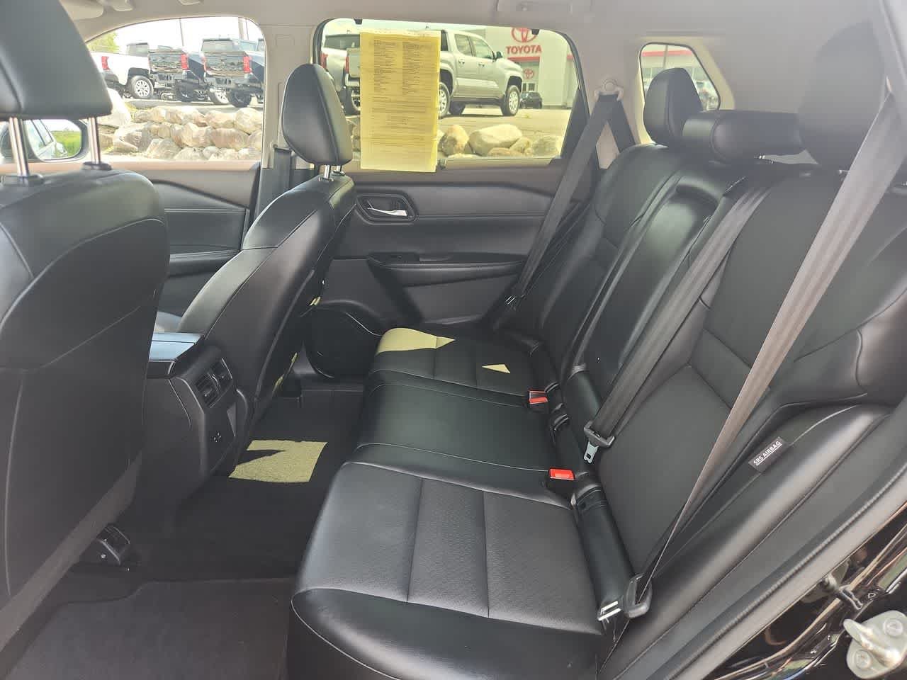 Used 2023  Nissan SV image 15