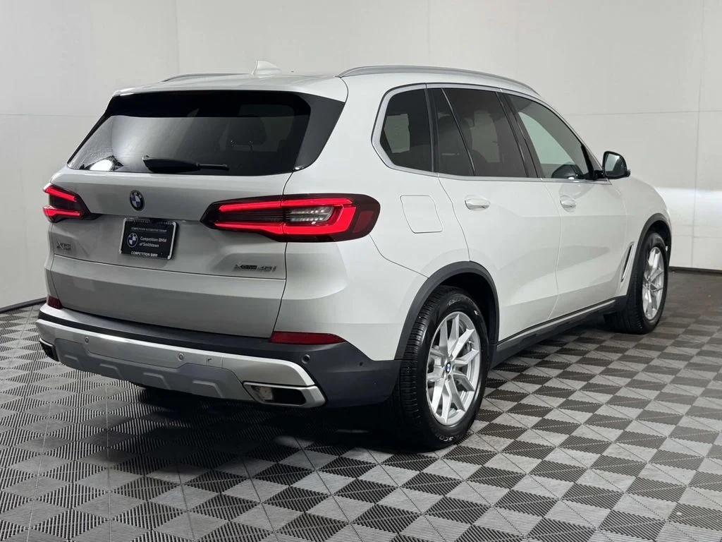 Used 2020 White BMW xDrive40i image 10