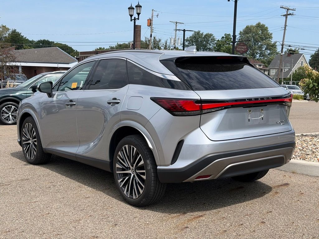 Used 2024 Silver Lexus 350 Premium Plus image 3