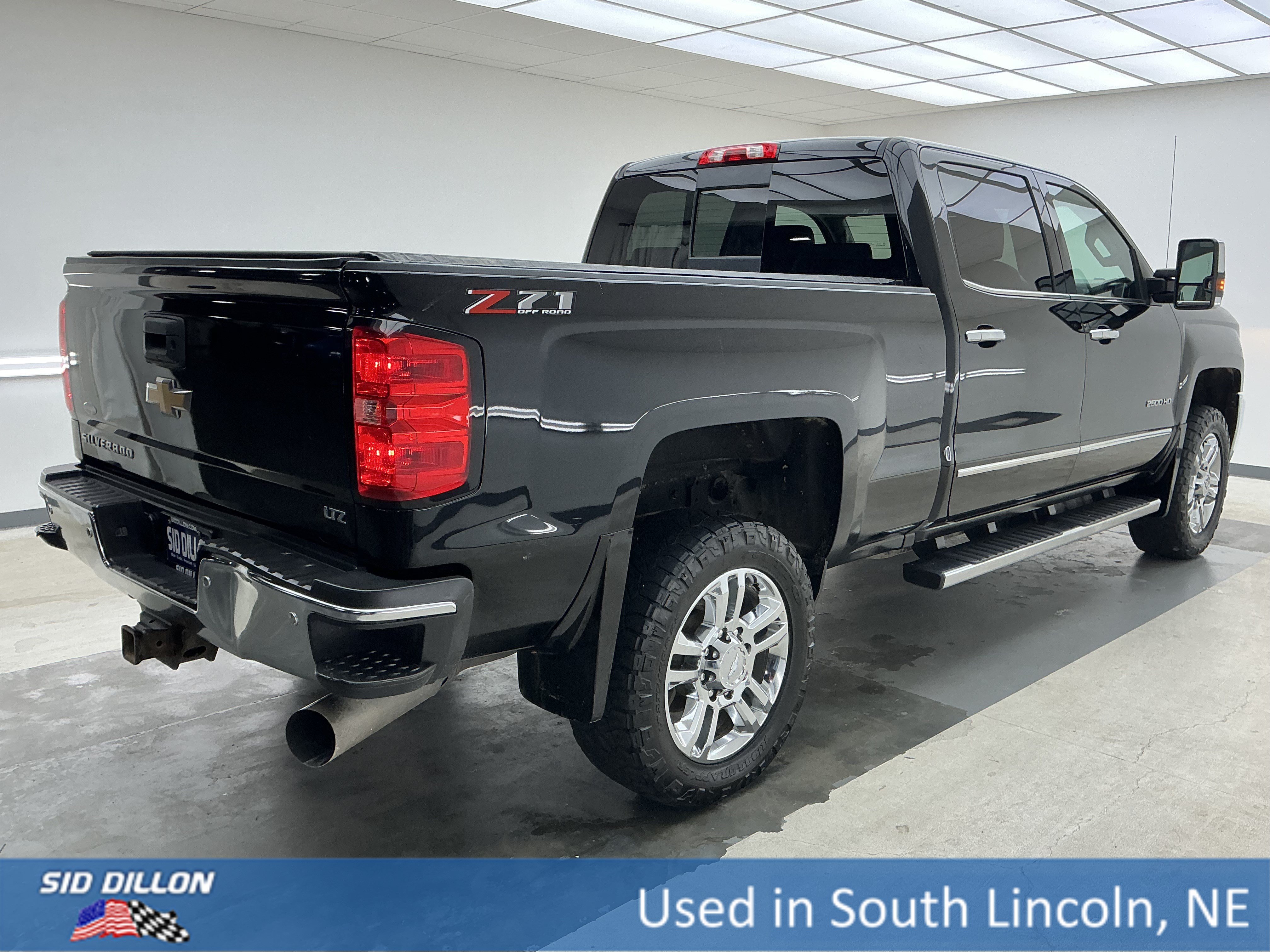 Used 2019 BLACK Chevrolet LTZ image 4
