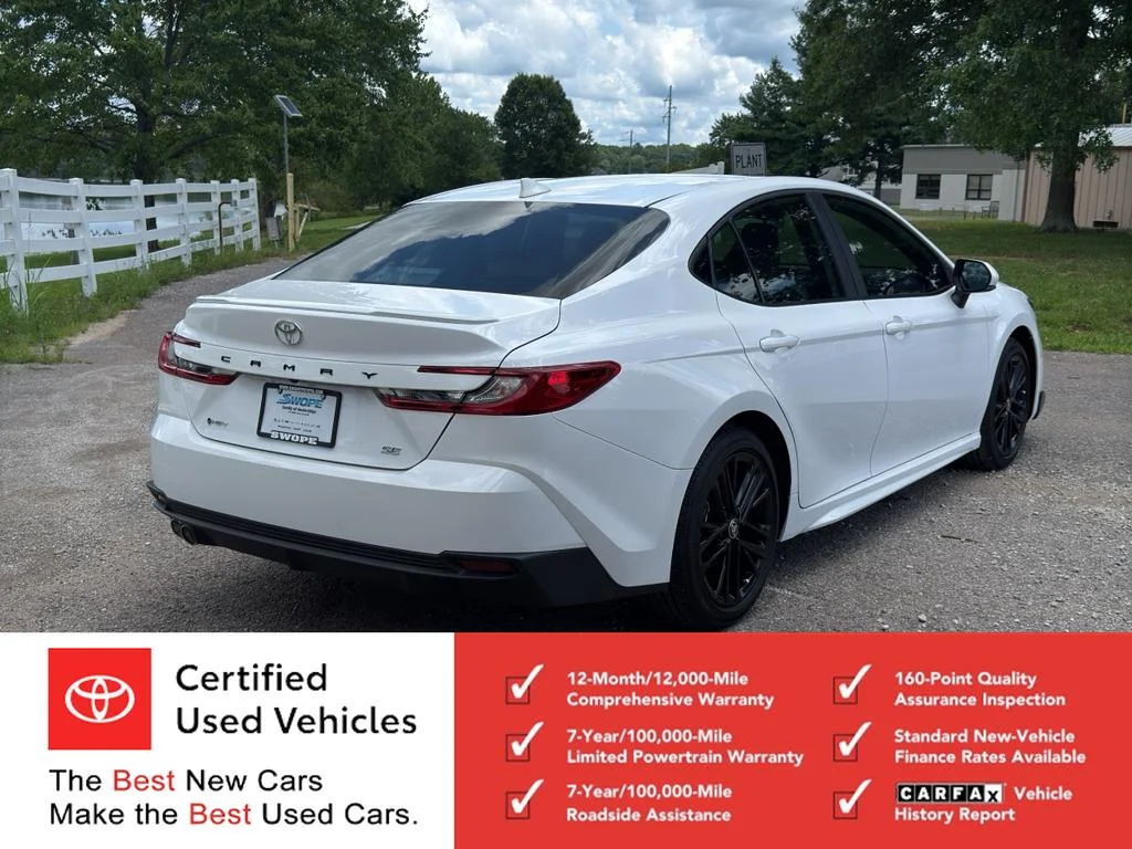 Used 2026 Ice Cap Toyota SE image 3
