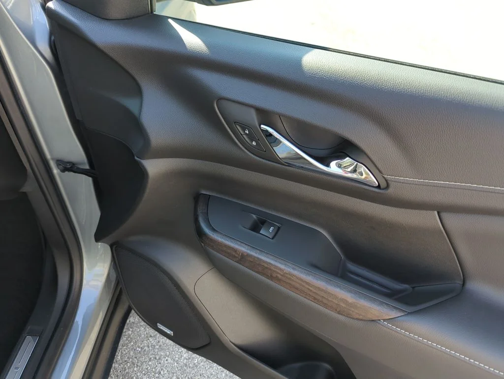 Used 2023 Silver GMC Denali image 35