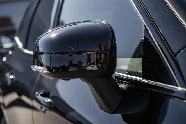 2026 Volvo XC60 Plus - Photo 14