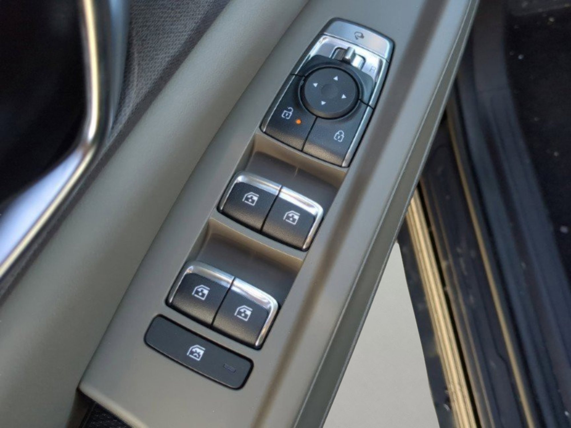 New 2026 Aurora Black Pearl Kia EX image 16