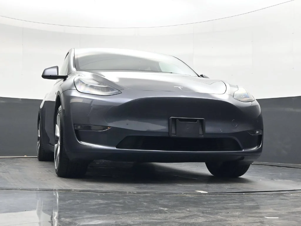 Used 2021  Tesla Long Range image 23