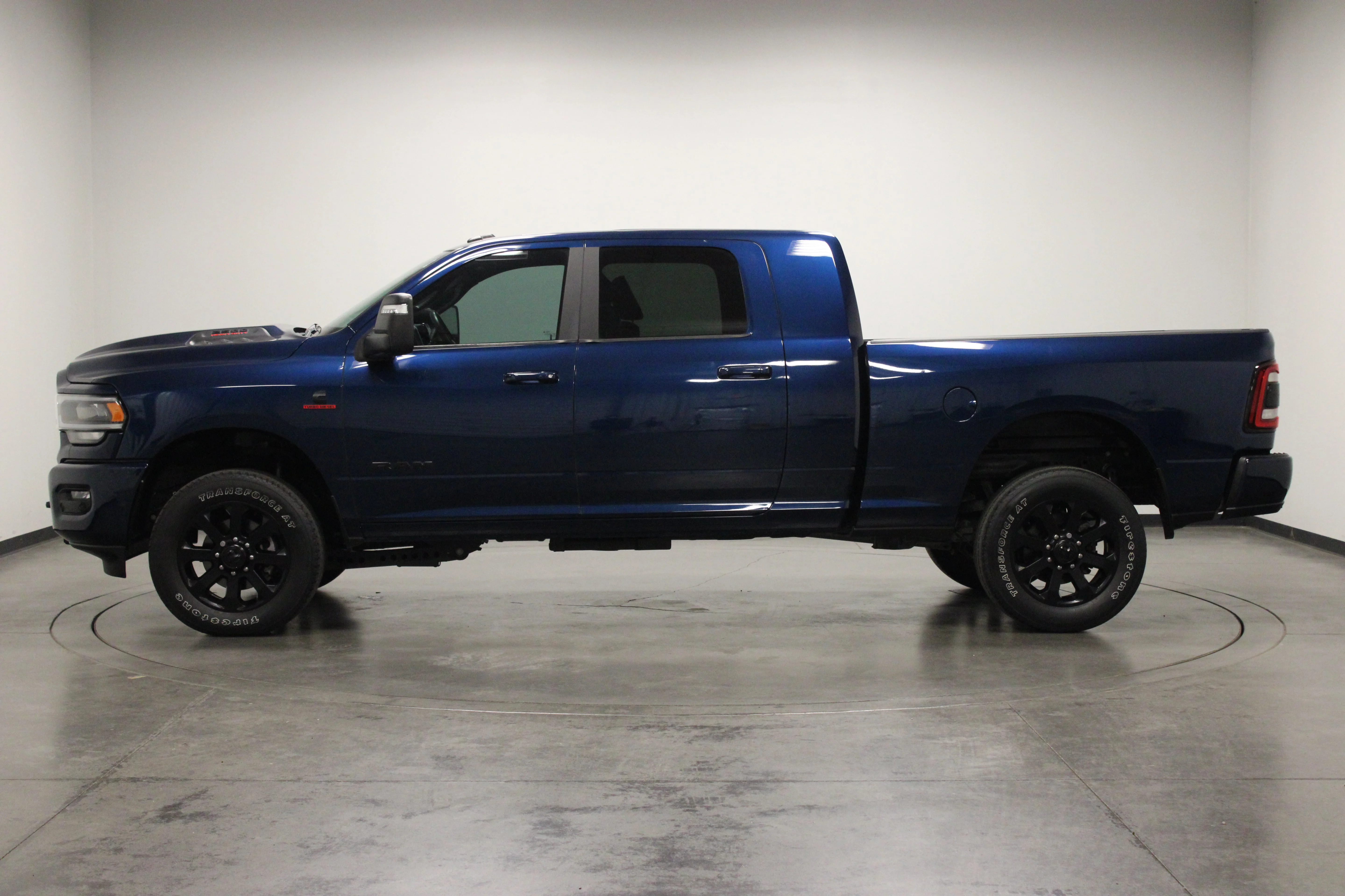 Used 2023 Patriot Blue Pearlcoat Ram Laramie image 5